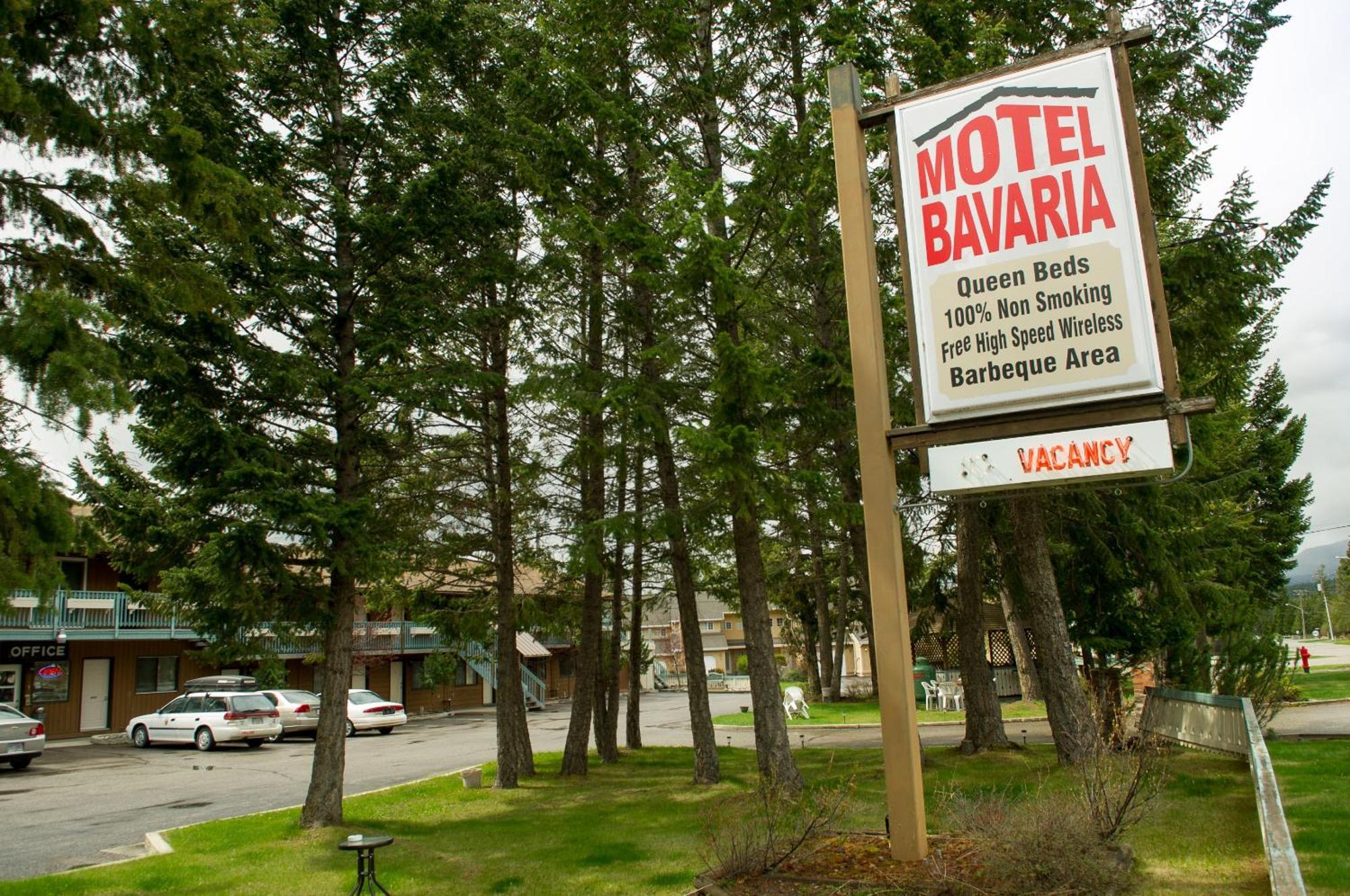 Motel Bavaria Radium Hot Springs Exterior photo