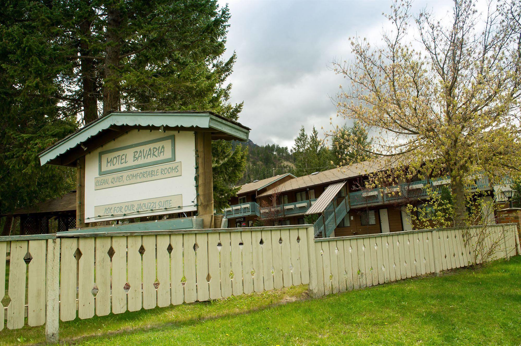 Motel Bavaria Radium Hot Springs Exterior photo